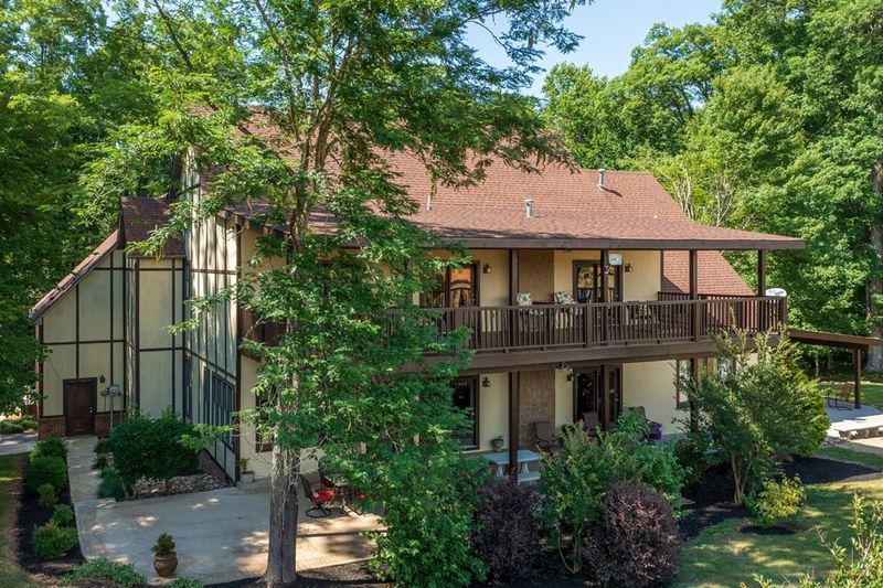 1448 Peach Tree St, Sevierville, TN 37862