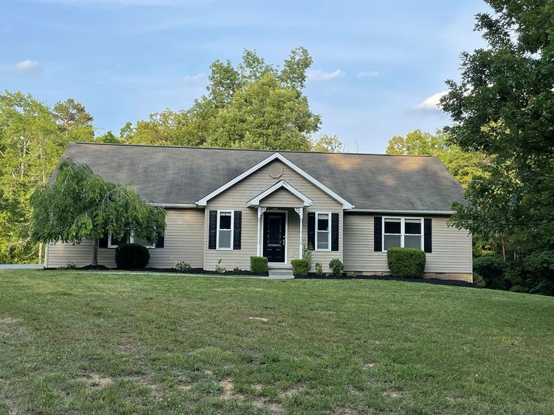 250 Amolee Ln, Sevierville, TN 37876