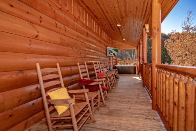 2068 Cougar Crossing Way, Sevierville, TN 37862