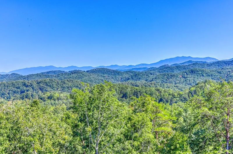 2749 Cats Paw Ln #HEAVENSENT, Sevierville, TN 37862