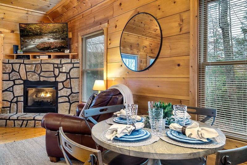 2434 School House Gap Rd, Sevierville, TN 37876