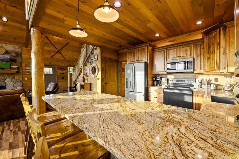 2350 Coopers Hawk Way, Sevierville, TN 37862