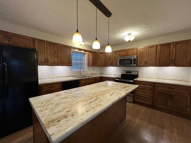 1446 Jasmine Trl, Sevierville, TN 37876