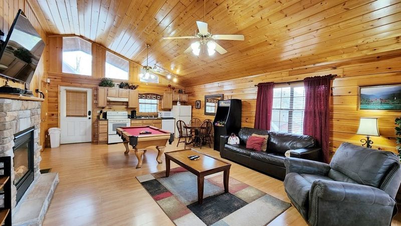 1508 Boo Boo Way, Sevierville, TN 37862