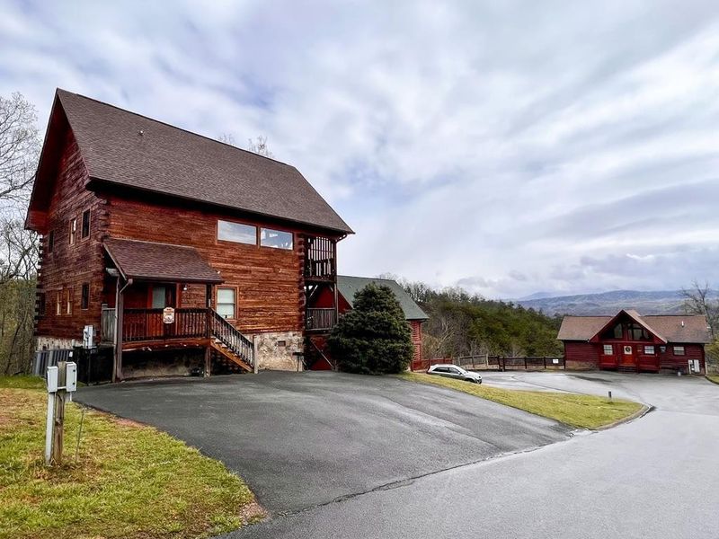 2306 Rand Rd, Sevierville, TN 37876