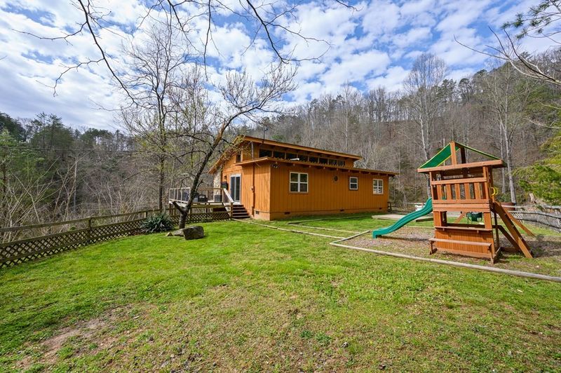 2939 Larix Way, Sevierville, TN 37876