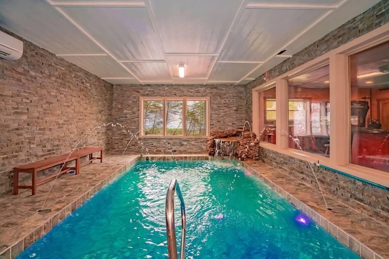 4 Elk Pass Ln, Sevierville, TN 37876
