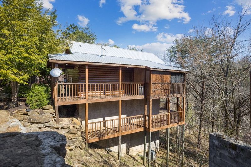 1002 Walini Way, Sevierville, TN 37876
