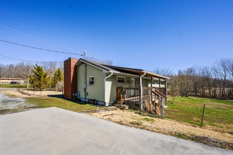 1830 New Era Rd, Sevierville, TN 37862