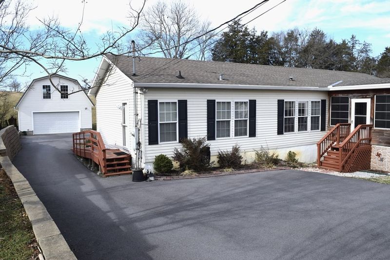 2540 Big Rive Overlook Dr, Sevierville, TN 37876