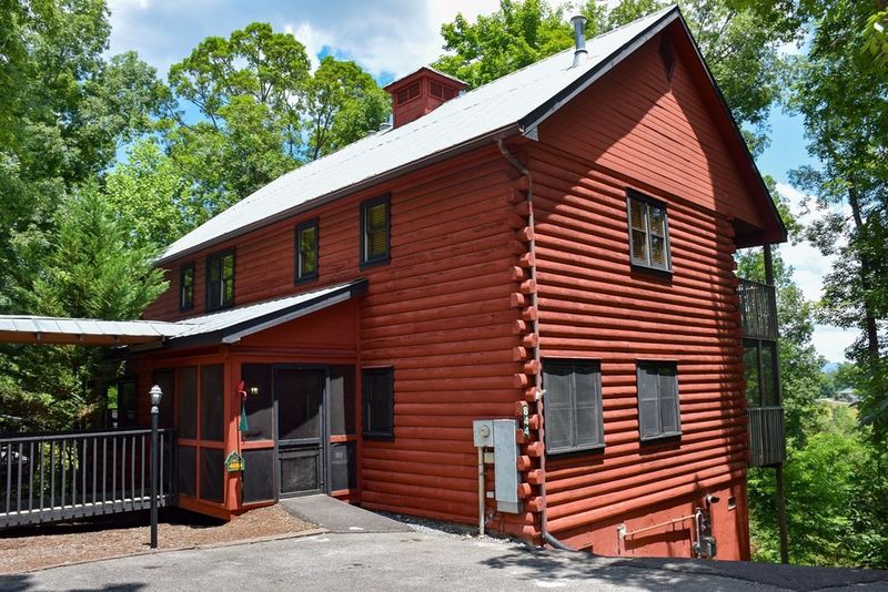 844 Bear Run Way, Sevierville, TN 37862