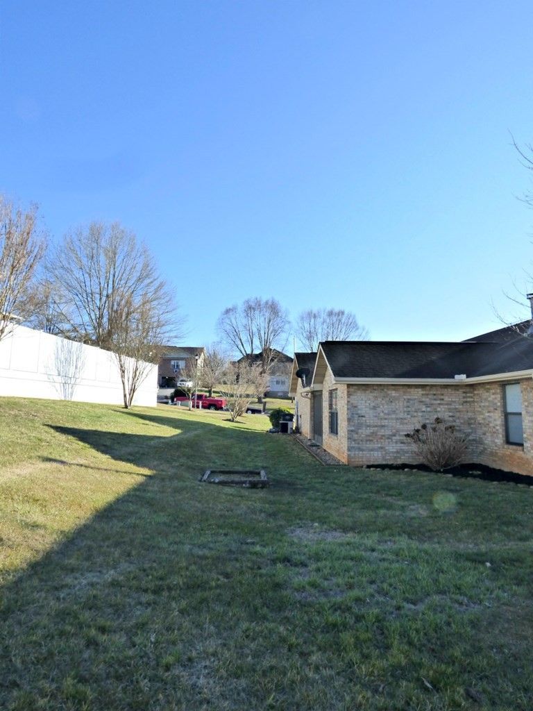 2615 Shaconage Trl, Sevierville, TN 37876