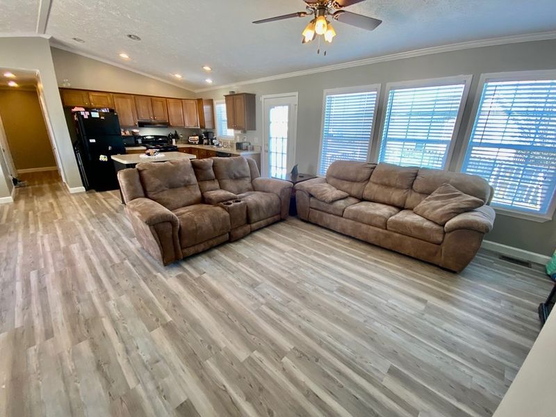 1135 Gregory Valley Dr, Sevierville, TN 37876