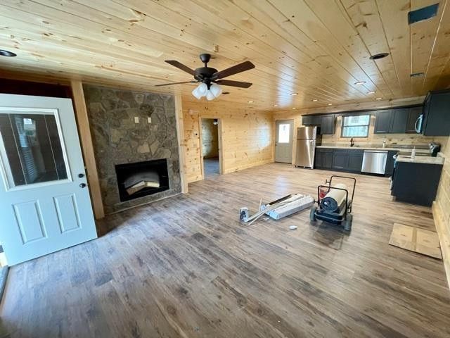 1560 Gregory Way, Sevierville, TN 37876