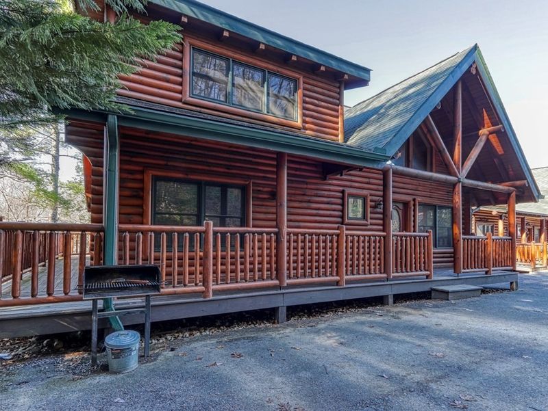 2216 Quiet Valley, Sevierville, TN 37862