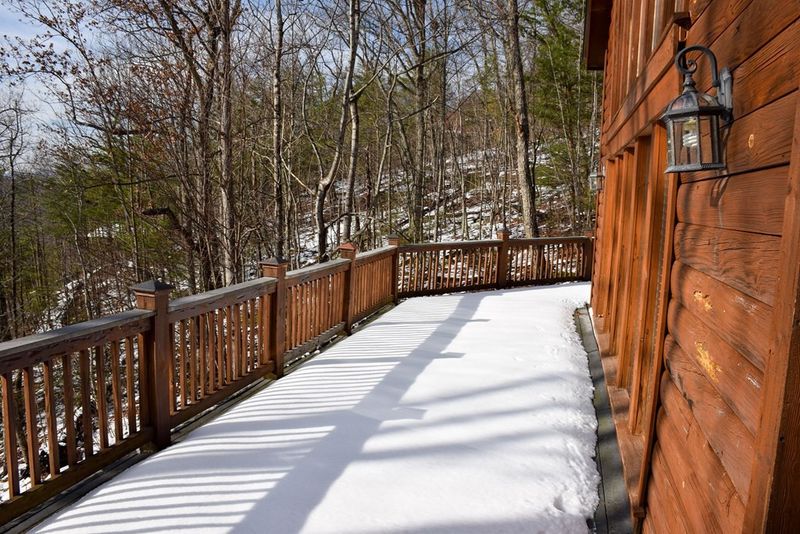 3693 Wears Mountain Ln, Sevierville, TN 37862