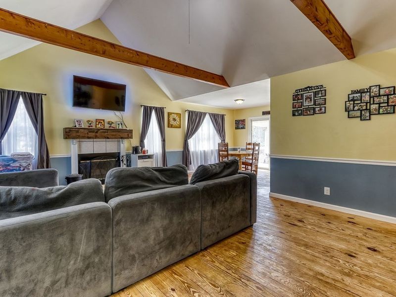 689 S Arch Rock Dr, Sevierville, TN 37876