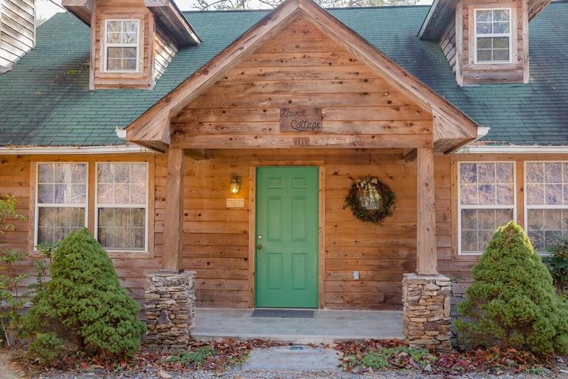 3629 Edge Park Dr, Sevierville, TN 37862