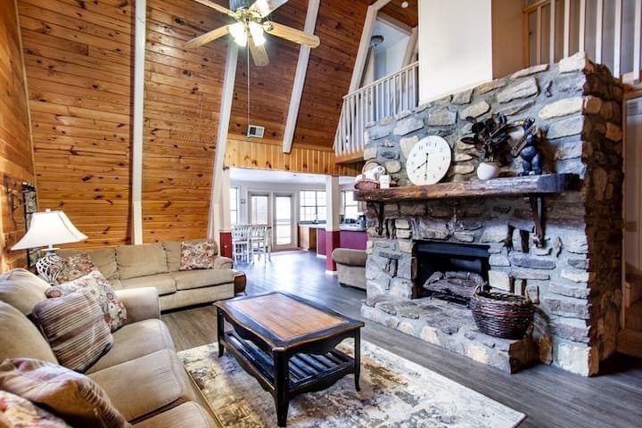 459 Sugar Mountain Way, Sevierville, TN 37863