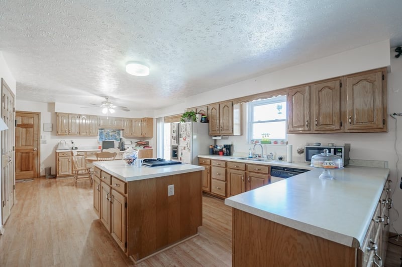7028 Town Creek Rd, Lenoir City, TN 37772