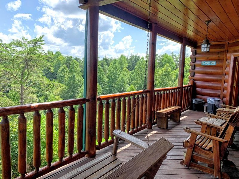 665 Stockton Dr, Sevierville, TN 37876