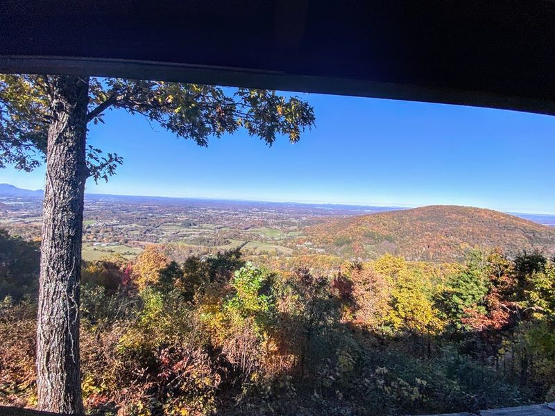 709 Shell Mountain Rd, Sevierville, TN 37876