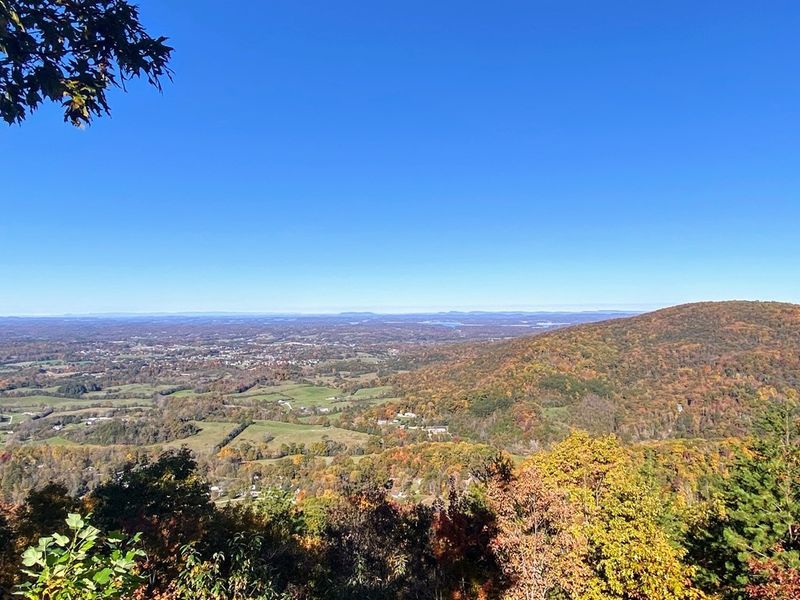 709 Shell Mountain Rd, Sevierville, TN 37876