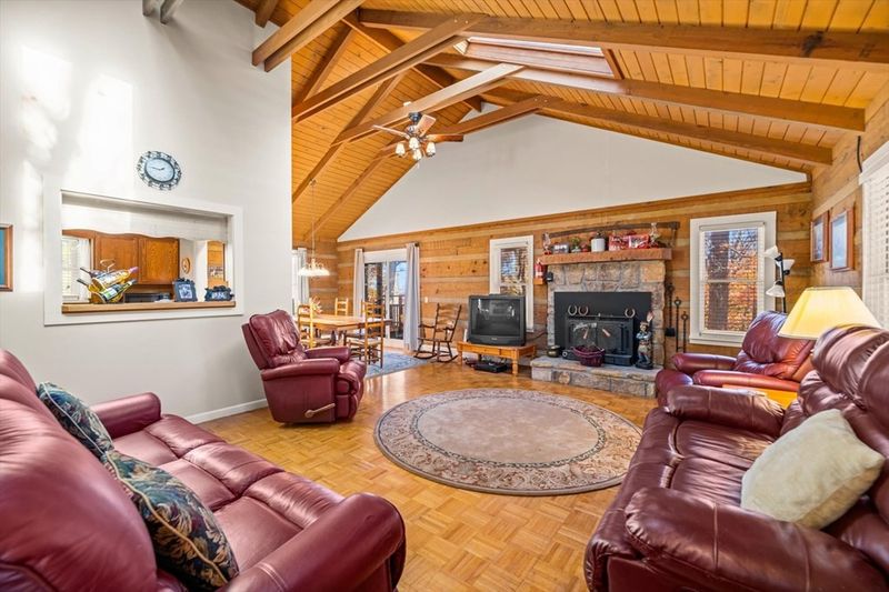 2619 Overholt Trl, Sevierville, TN 37862