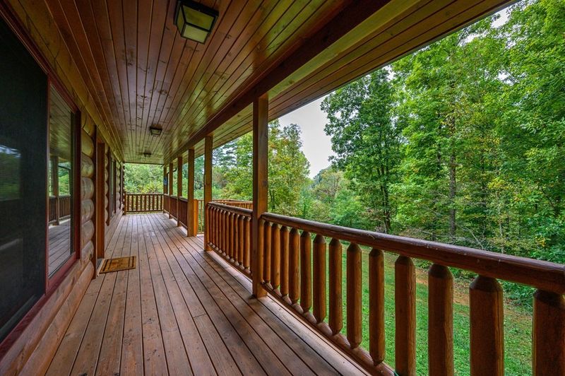 1027 Franklin Ln, Sevierville, TN 37876