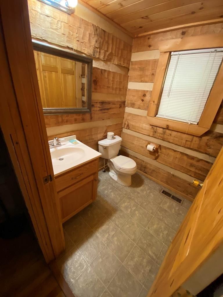 1647 Bear Valley Rd, Sevierville, TN 37876
