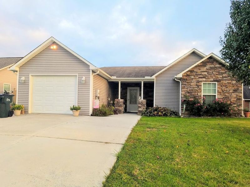 423 Cornus Ave, Sevierville, TN 37862