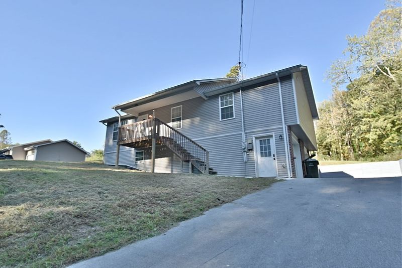 1268 Tramel Rd, Sevierville, TN 37862