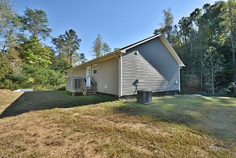 1268 Tramel Rd, Sevierville, TN 37862