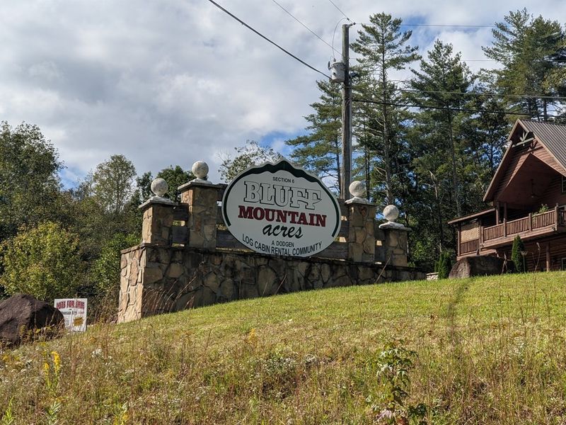 98 Bluff Ridge Rd Lot 097&098, Sevierville, TN 37876