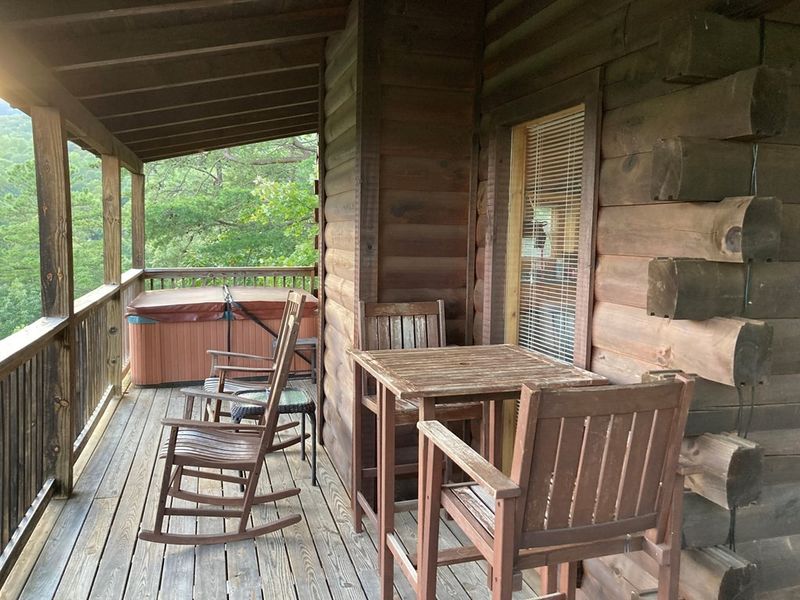 2096 Bluff Mtn Rd, Sevierville, TN 37876