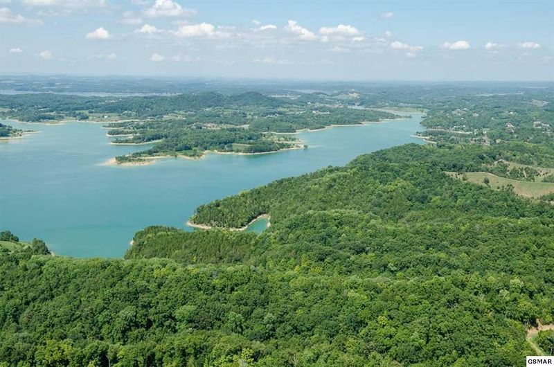 92 Lake Haven Way, Sevierville, TN 37876