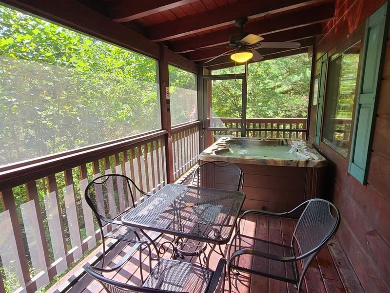 2823 Spurling Hill Way #HIDDENHIDEAWAY, Sevierville, TN 37862