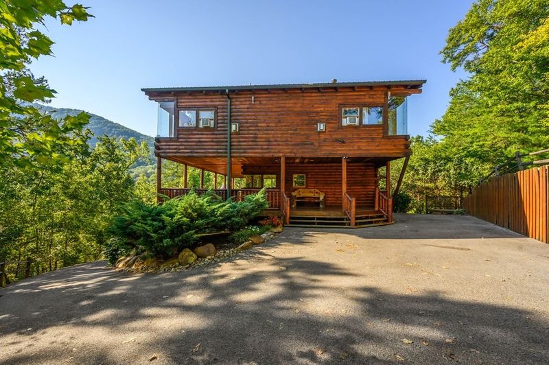 3040 Amanda Jane Way, Sevierville, TN 37876