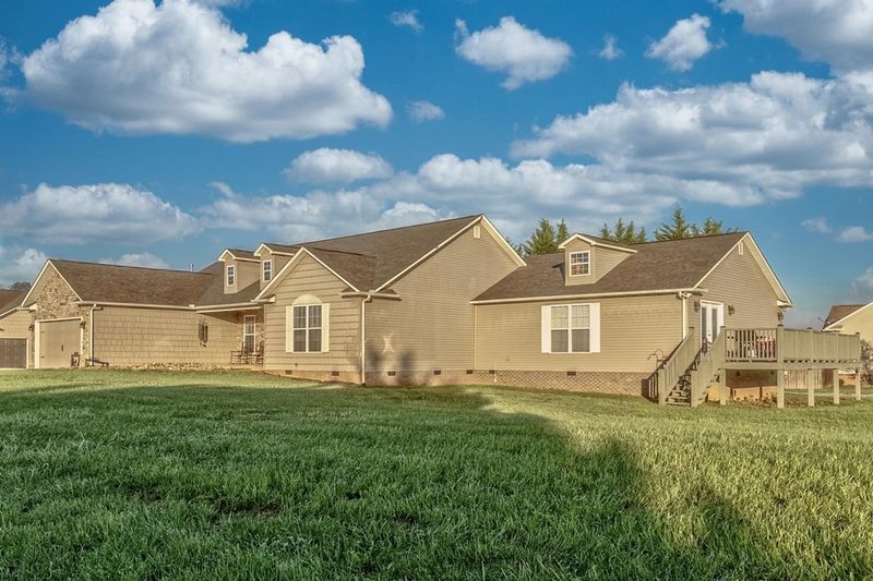 2504 Covington Cir, Sevierville, TN 37876