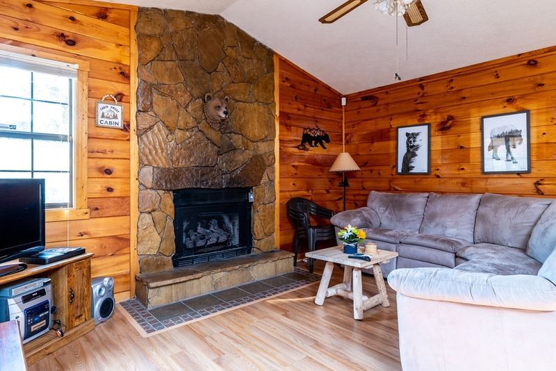 1750 Walker Trl, Sevierville, TN 37876