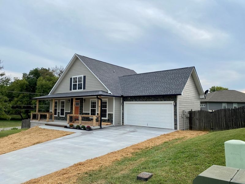 1203 Lori Ellen Ct, Sevierville, TN 37876