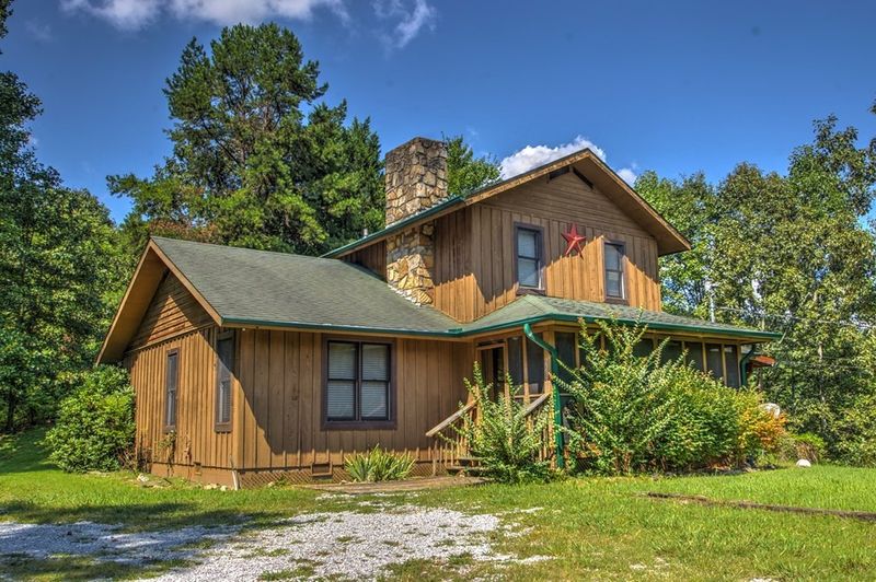 2239 Upper Middle Creek, Sevierville, TN 37876
