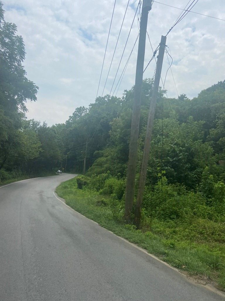 1010 Center View Rd, Sevierville, TN 37862