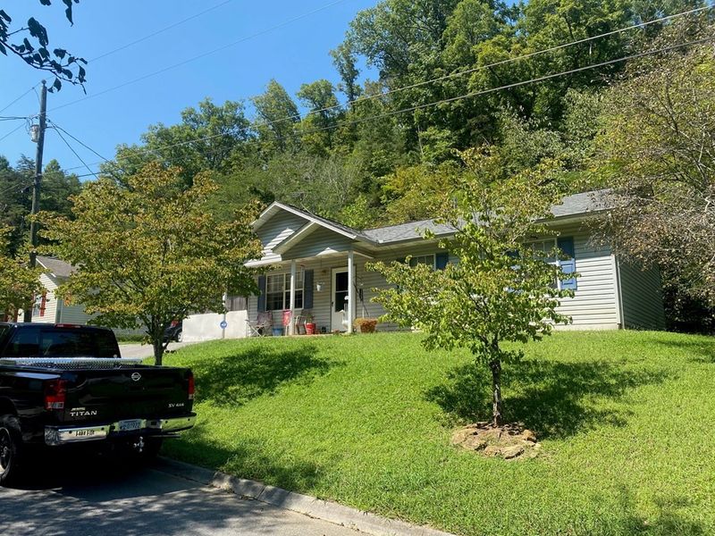 822 Union Dell Ct, Sevierville, TN 37876
