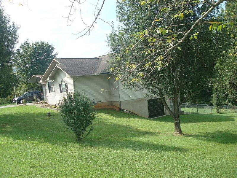 2532 Amanda Ln, Sevierville, TN 37876