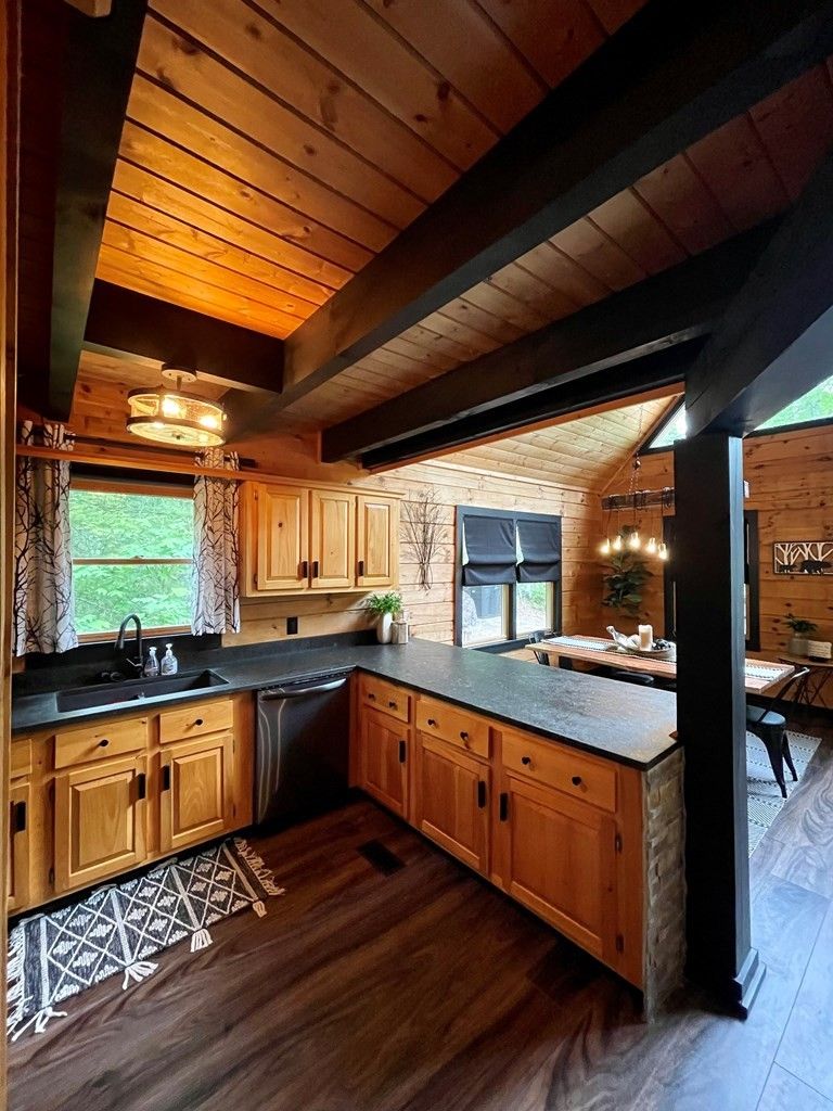 1807 High View Ct, Sevierville, TN 37876