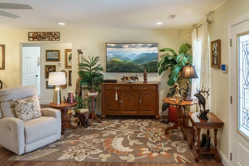 2409 Frost Valley Ct, Sevierville, TN 37876