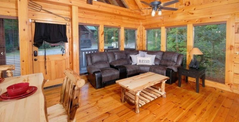 2425 Schoolhouse Gap Rd, Sevierville, TN 37876