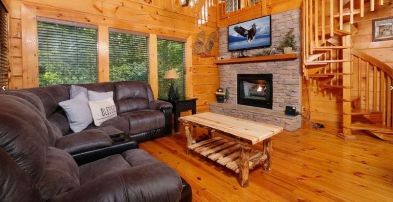 2425 Schoolhouse Gap Rd, Sevierville, TN 37876