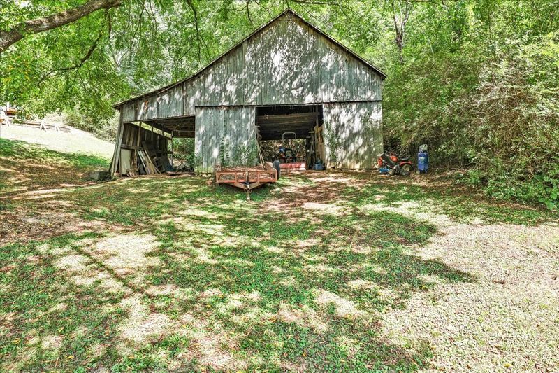1352 Helton Rd, Sevierville, TN 37876